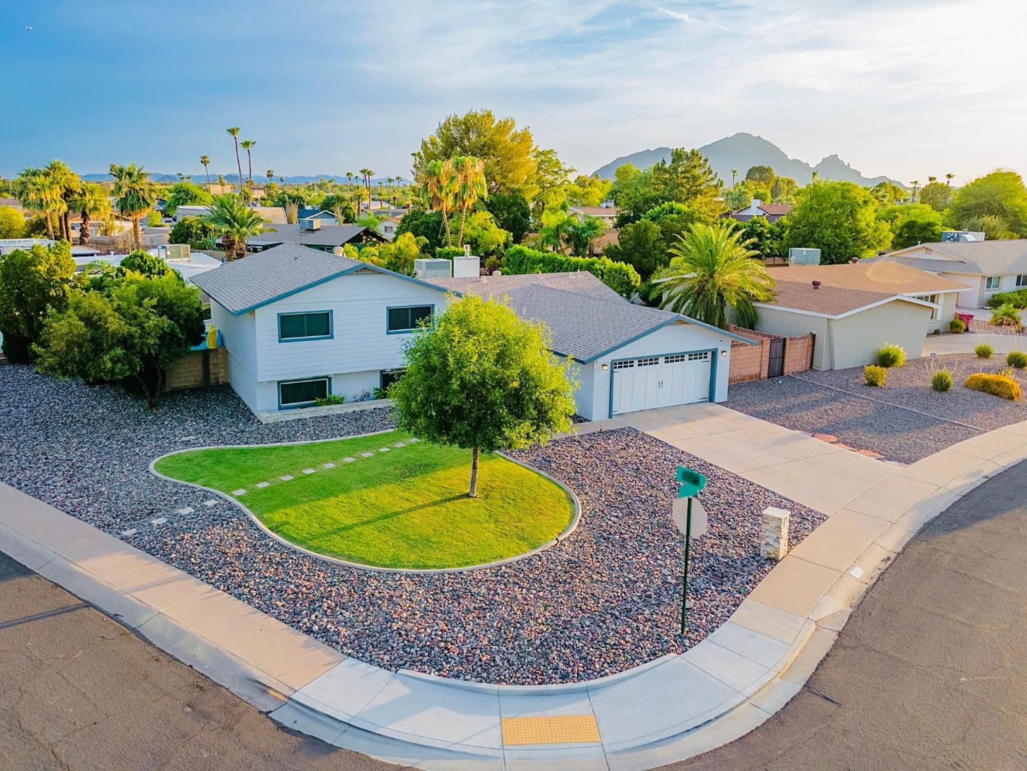 Scottsdale Paradise Escape!- Pet Friendly & Backyard Oasis, Pool- Nearby Dining And Shops! Villa Exterior photo